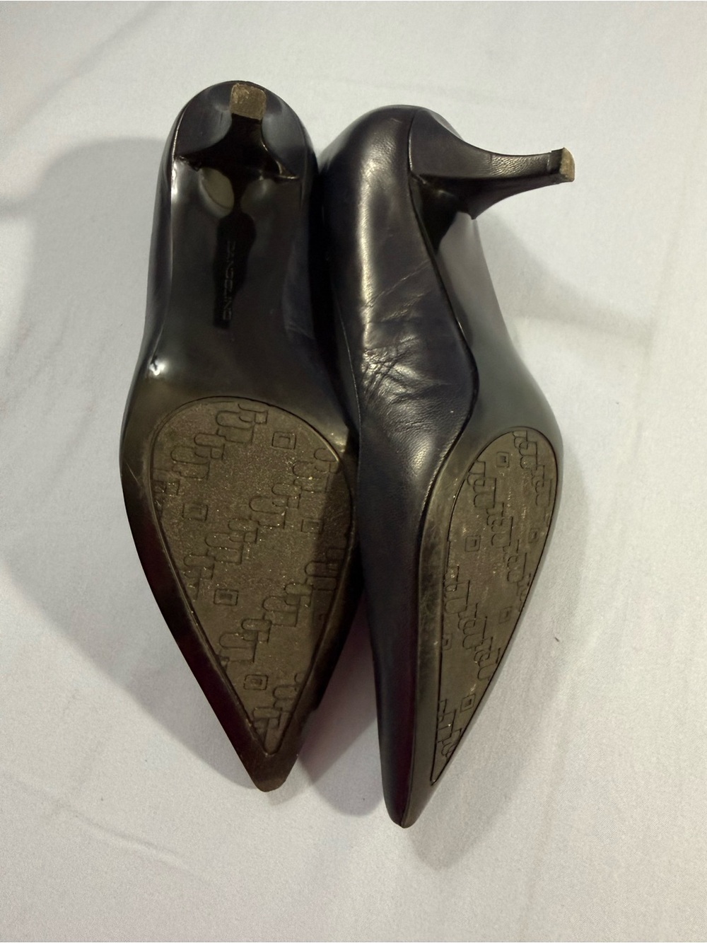 Bandolino Navy Pointed-Toe Leather Pumps - Classic Slip-On Heels - Picture 3 of 7